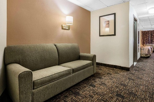 Quality Inn & Suites Binghamton Vestal image 5