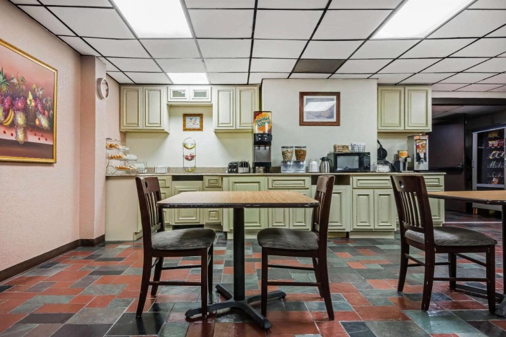 Quality Inn & Suites Binghamton Vestal Image 7